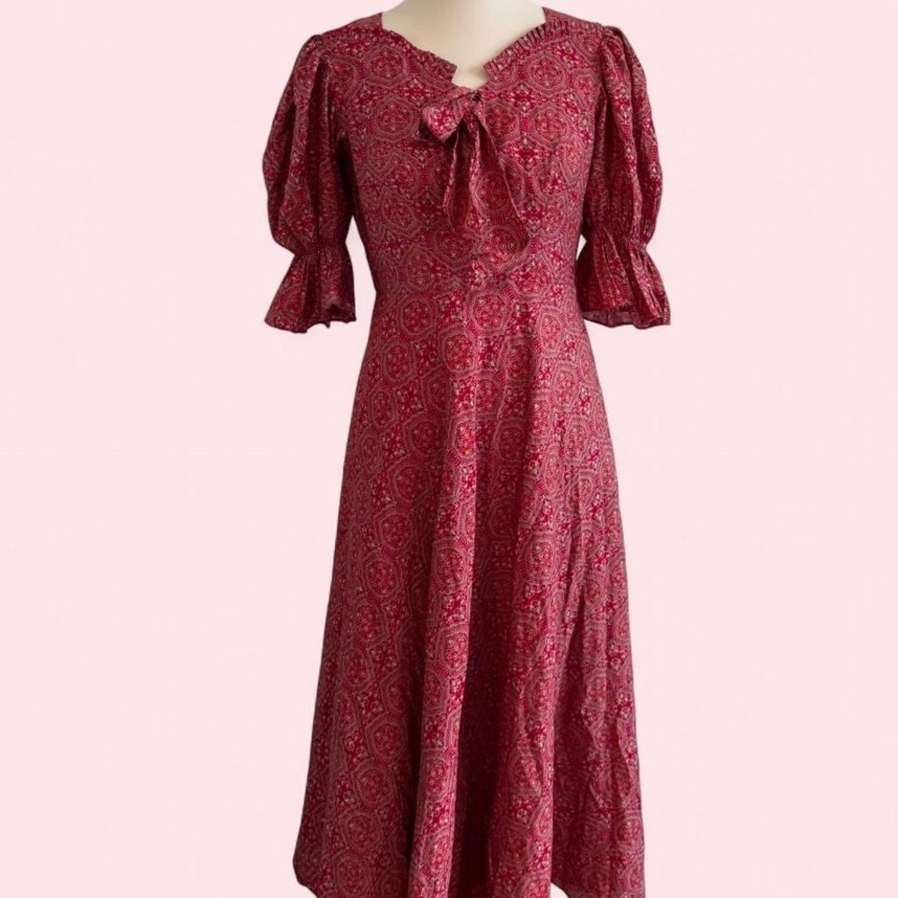 Red Paisley Puff Sleeve Tie‎ Front Midi Dress — Size M (6-8)